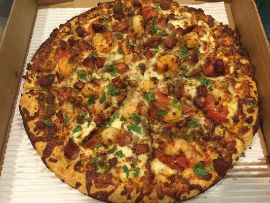 There is no question why the shrimp jambalaya pizza took the gold in the Midwest Pizza Challenge. This thing was unreal!!