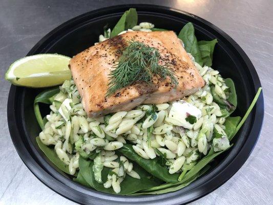 Orzo salad with roasted salmon