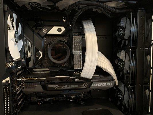 New custom built PC with the RTX 3090.