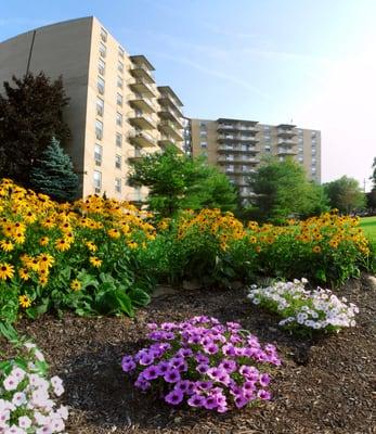 Beautifully Landscaped Entrance to 200 West Apartments