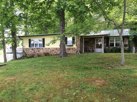 Escape to your own waterfront paradise in quaint Pikeville, TN!  Surrounded on 3 sides by lakefront, this cottage and guest h...