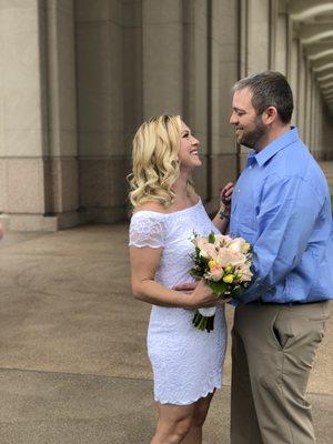 Cute spot at the Indiana State Building for pictures.