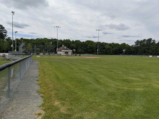 Deborah Sampson Park, Sharon