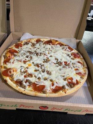 Large 14" Pizza with pepperoni, sausage, and extra cheese