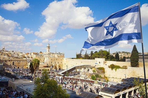 Jewish wall with flag