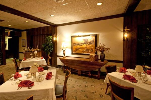 Dine with us at the Crescent Lodge