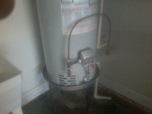 gas hot water heaters installed in Greenville sc with Gotchaplumber, 864.325.9939.