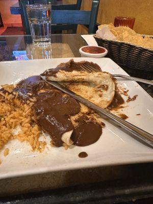 ENCHILADAS MOLE