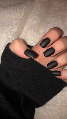 black matte coffin nails. PERFECT!