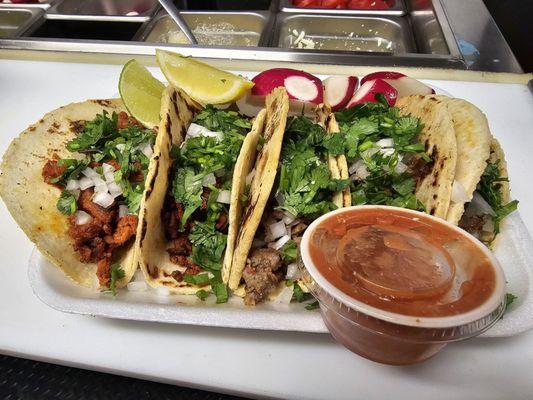 Tacos de Al Pastor y de Asada