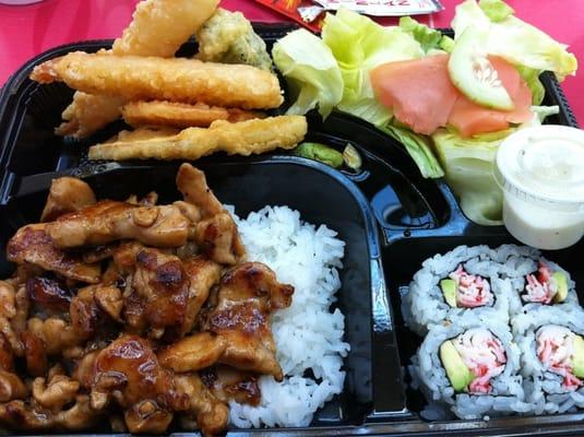 Deluxe Bento Box w/ Chicken