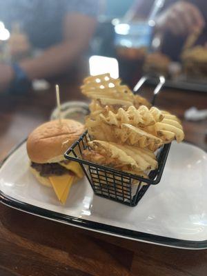 Bryce slider with waffle fries