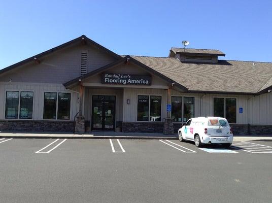 Randall Lee's Flooring America Showroom in Seaside, Oregon