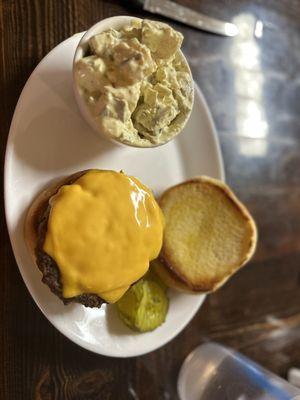 Cheeseburger and potato salad