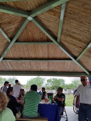 Picnic shelter