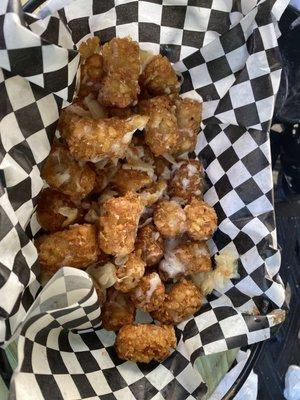 Garlic tots with cheese