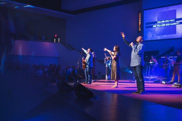 Our Modern Worship Experience starts out with a powerful time of worshiping with music before the message.