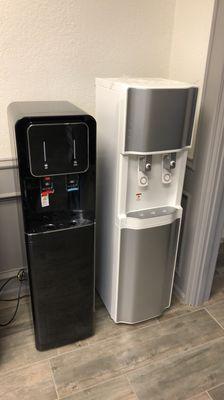 Bottle-less purified drinking water coolers