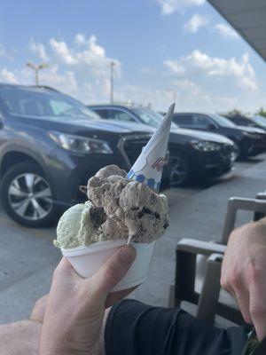 pistachio and oreo cheesecake double scoop