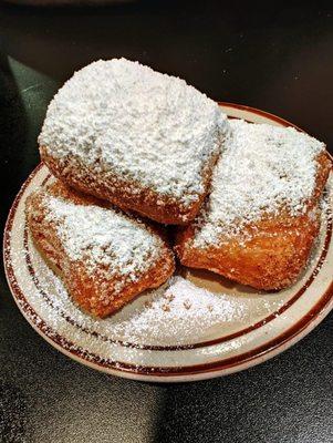 Nola's Beignets