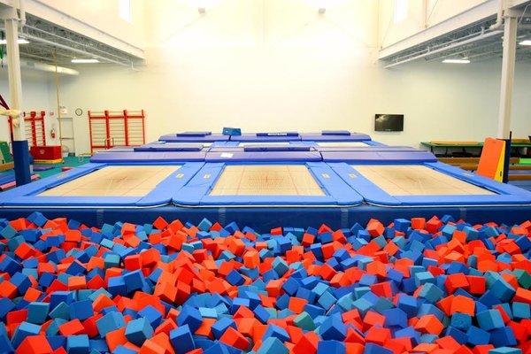 Trampolines into the pit #GymB