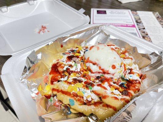 Fruity Pebble Funnel cake (sm)  (Yea that's ice cream)