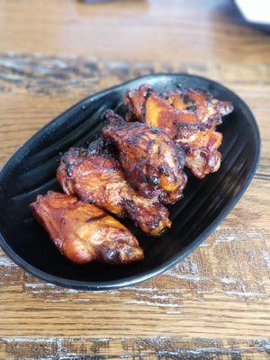 Honey Sriracha wings