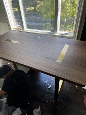 Desk assembly