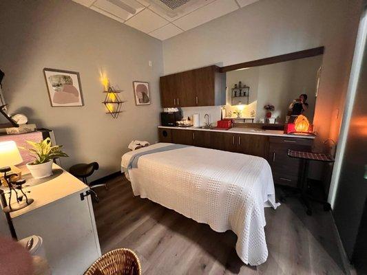 Beautiful treatment room !