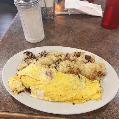 Corn beef hash omelet with hash browns