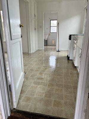 Clean linoleum floors