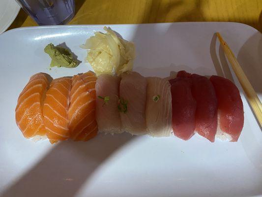 american sushi (with yellowtail)