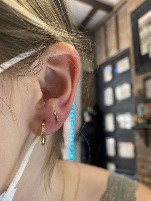 Staked lobe piercing