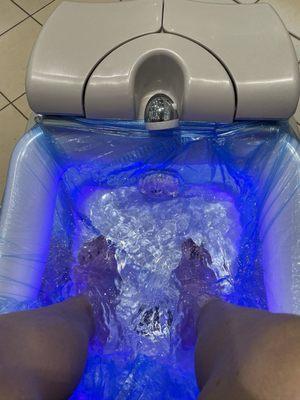 Lined, jetted foot tub