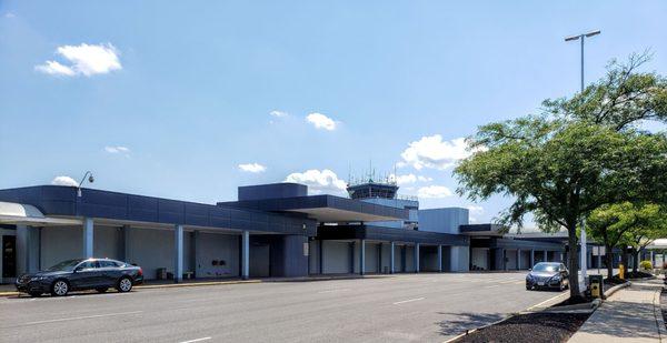 View of Passenger Dropoff at TOL