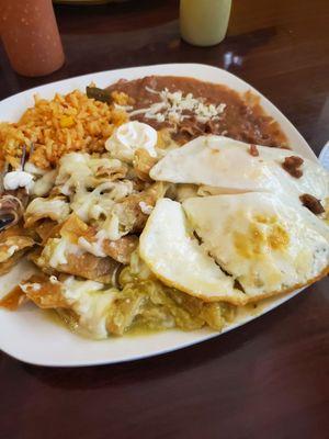 Green chilaquiles