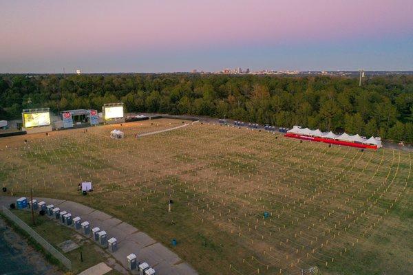 850 socially distanced Seating Coves!