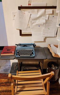 Manual typewriter (3/17/24)