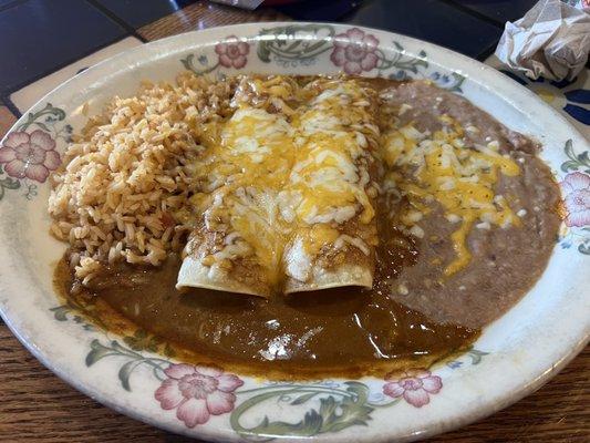 1) 2 Enchiladas en Mole