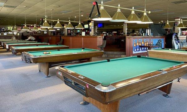 Rack'em Pub & Billiards