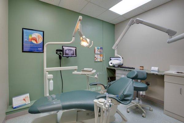 Patient treatment room Dental Partners South Knoxville office