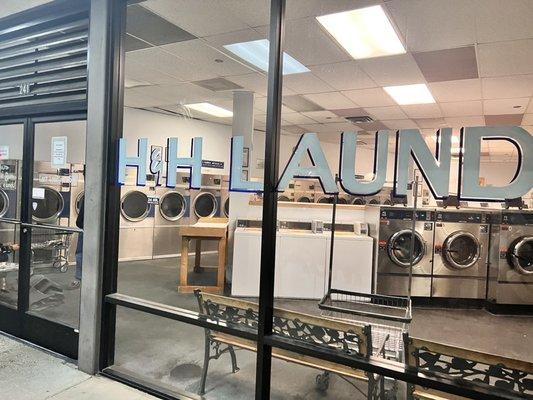 H & H Laundromat