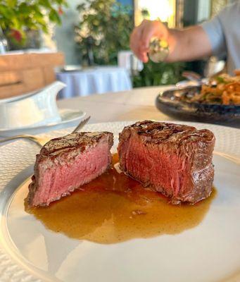 Filet Mignon (medium rare)