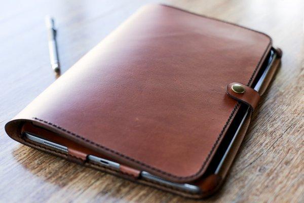 Hight quality tablet covers for iPads, Remarkable tablets, and more.