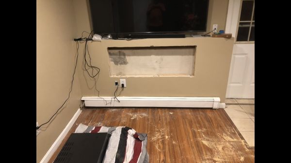 Mounting a electric fire place