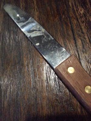 Here is our 'clean' knife...