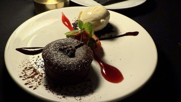 warm chocolate molten cake