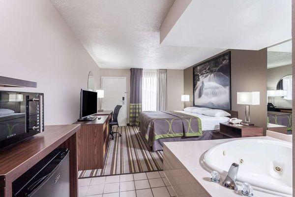 1 King Bed   Jacuzzi Room