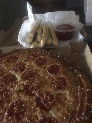 Pizza w free crazy bread sticks w t mobile Tues app