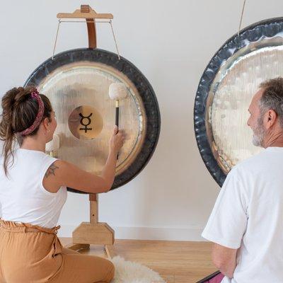 We offer one on one Gong training with Gong Master Lou Maurer